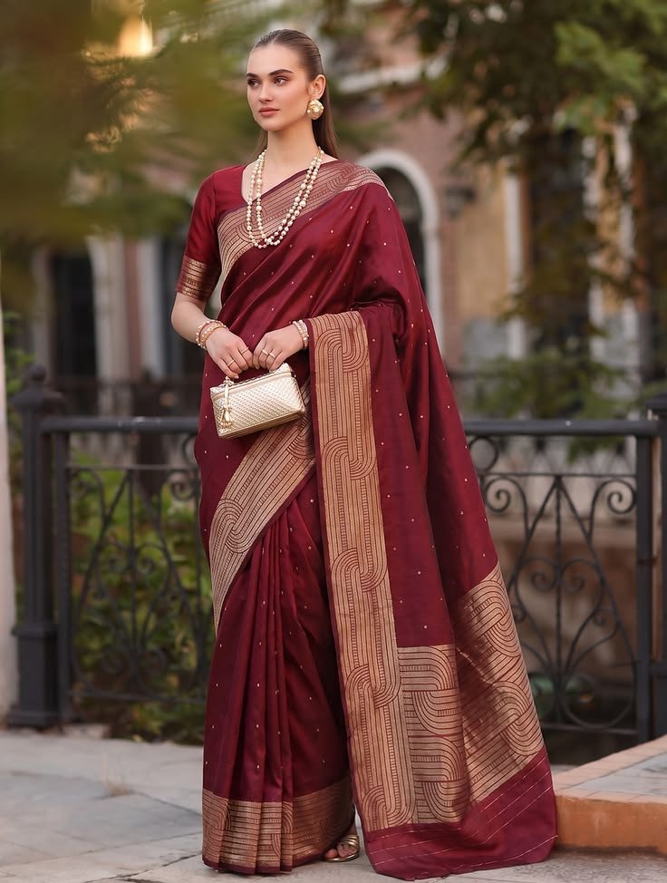 maroon cotton blend saree with blouse cotton sarees